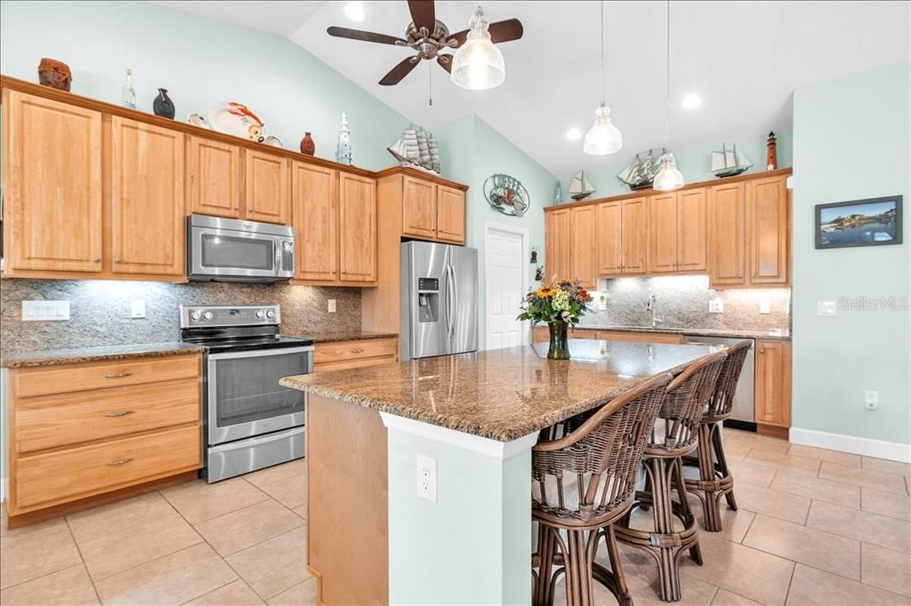 For Sale: $539,900 (3 beds, 2 baths, 1774 Square Feet)