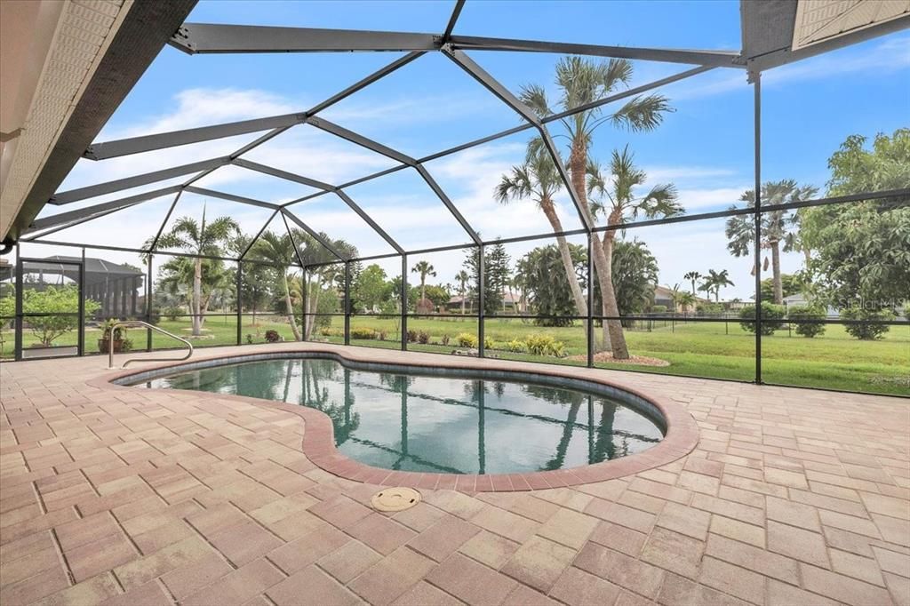 For Sale: $539,900 (3 beds, 2 baths, 1774 Square Feet)