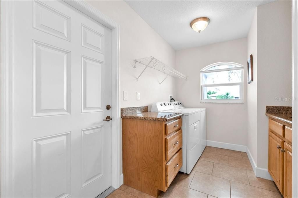 For Sale: $539,900 (3 beds, 2 baths, 1774 Square Feet)
