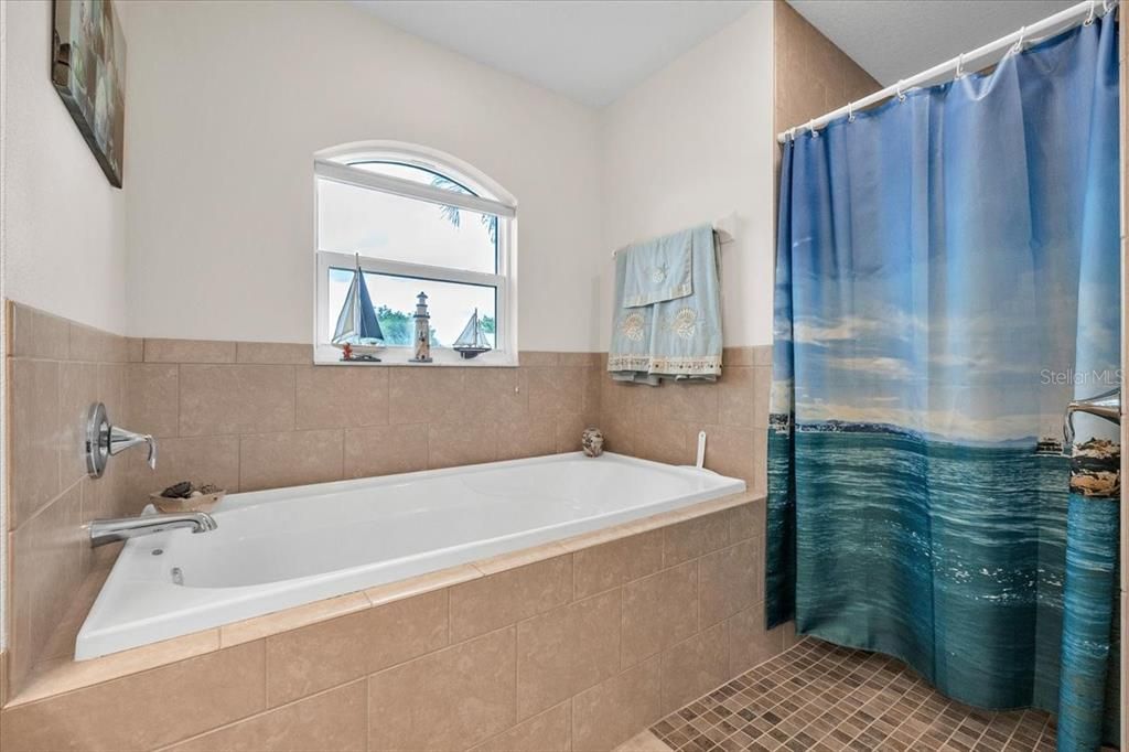 For Sale: $539,900 (3 beds, 2 baths, 1774 Square Feet)