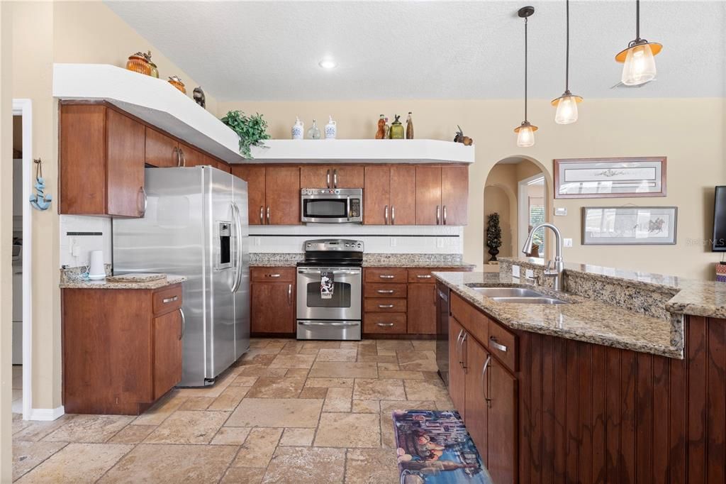 Active With Contract: $500,000 (4 beds, 3 baths, 2516 Square Feet)