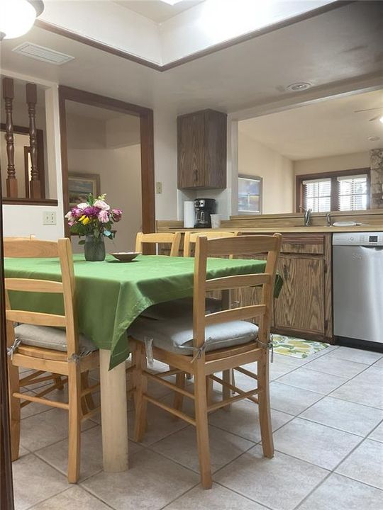 Active With Contract: $615,000 (3 beds, 2 baths, 1655 Square Feet)