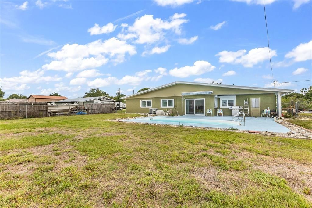 На продажу: $349,000 (4 спален, 2 ванн, 1629 Квадратных фут)
