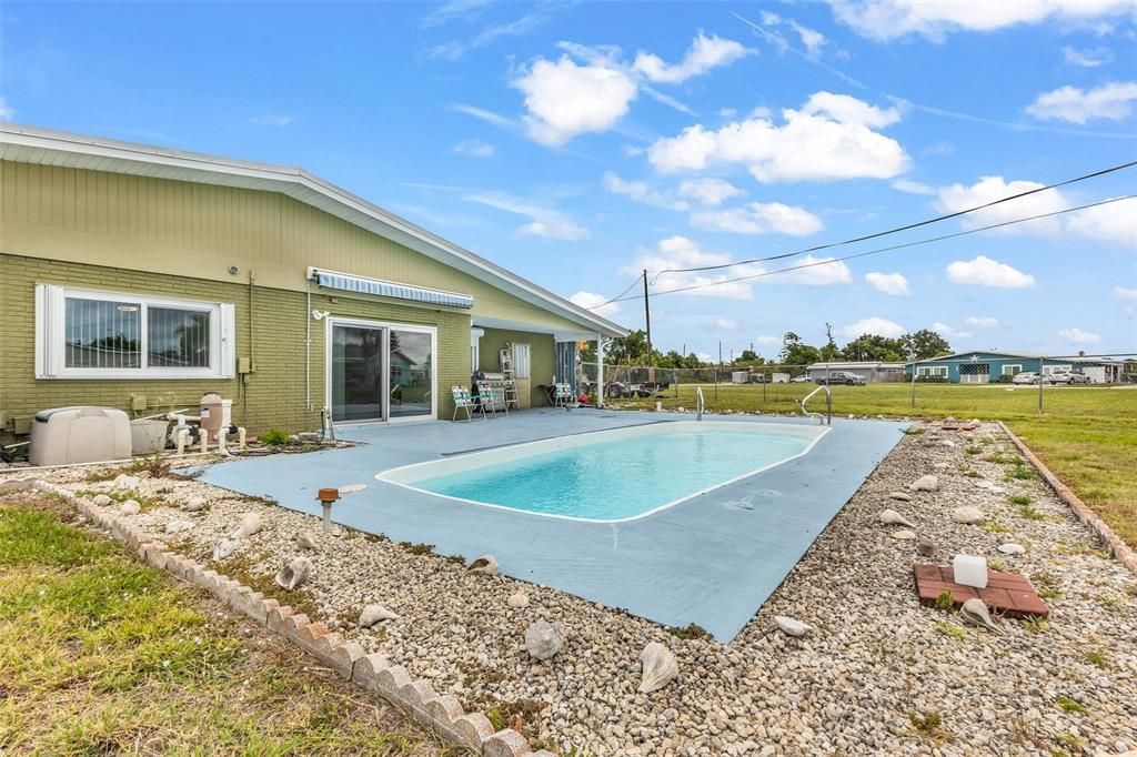 На продажу: $349,000 (4 спален, 2 ванн, 1629 Квадратных фут)
