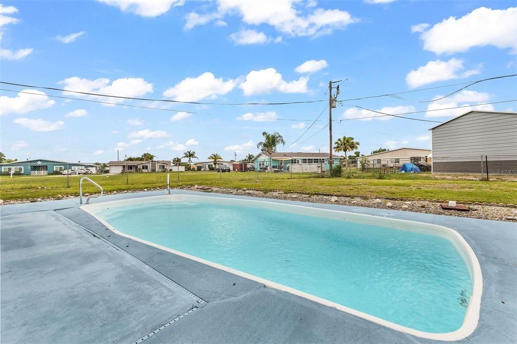 На продажу: $349,000 (4 спален, 2 ванн, 1629 Квадратных фут)