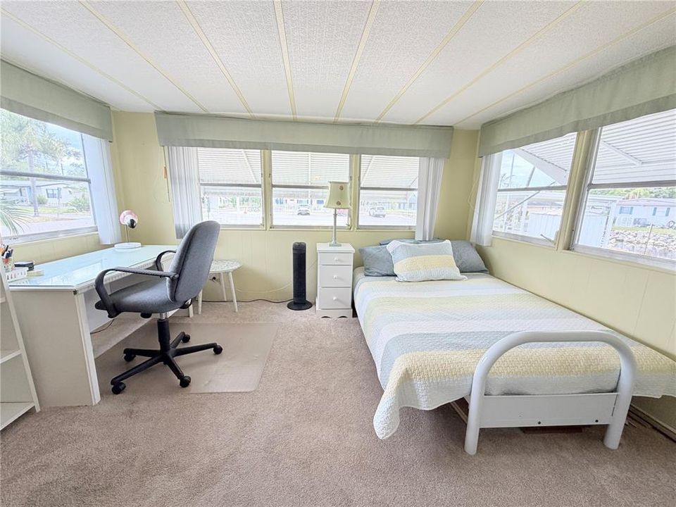 For Sale: $115,000 (2 beds, 2 baths, 1186 Square Feet)