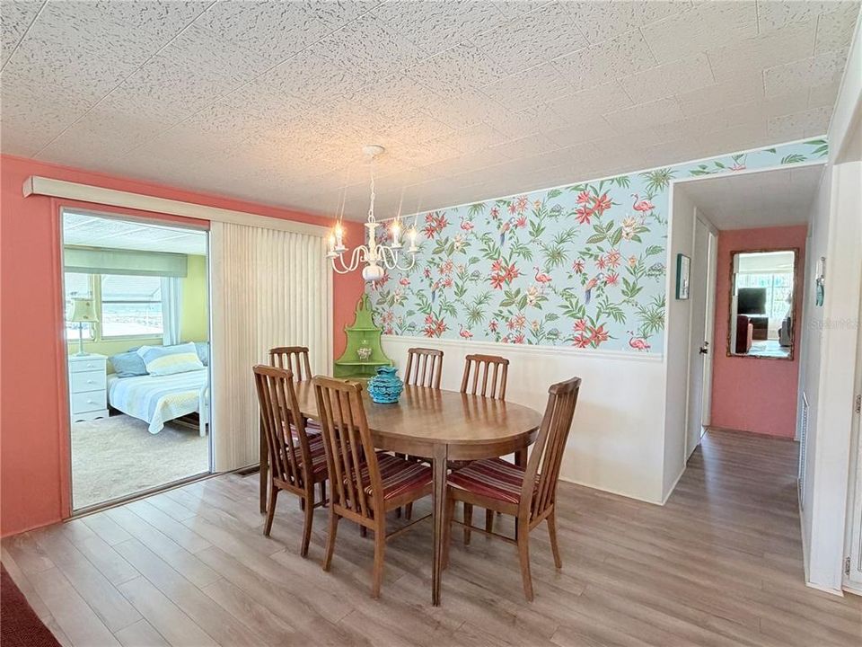 For Sale: $115,000 (2 beds, 2 baths, 1186 Square Feet)