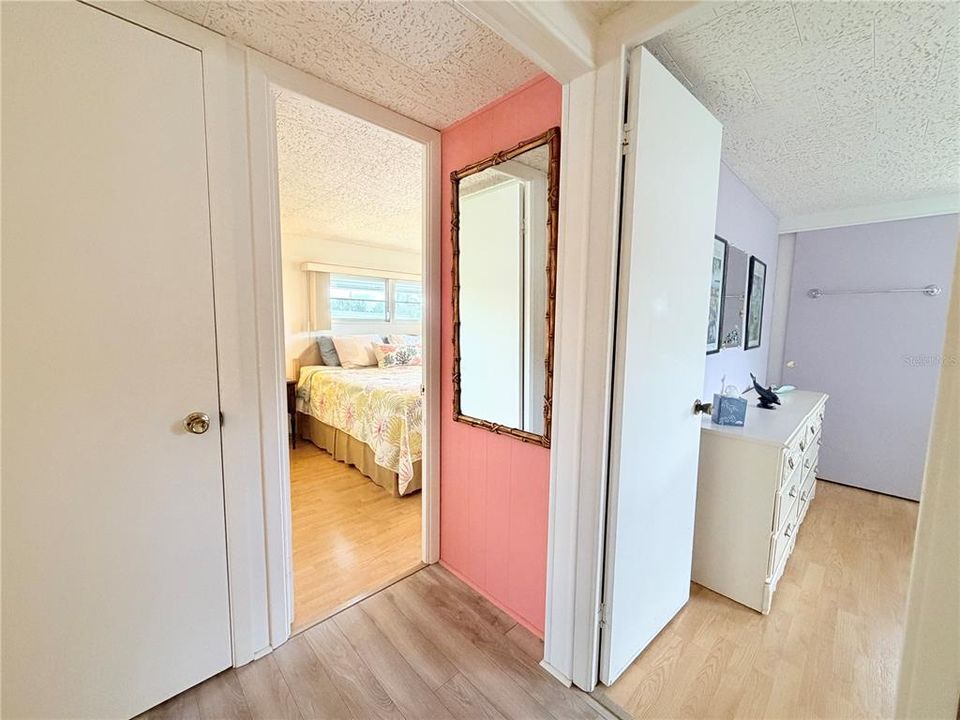 For Sale: $115,000 (2 beds, 2 baths, 1186 Square Feet)