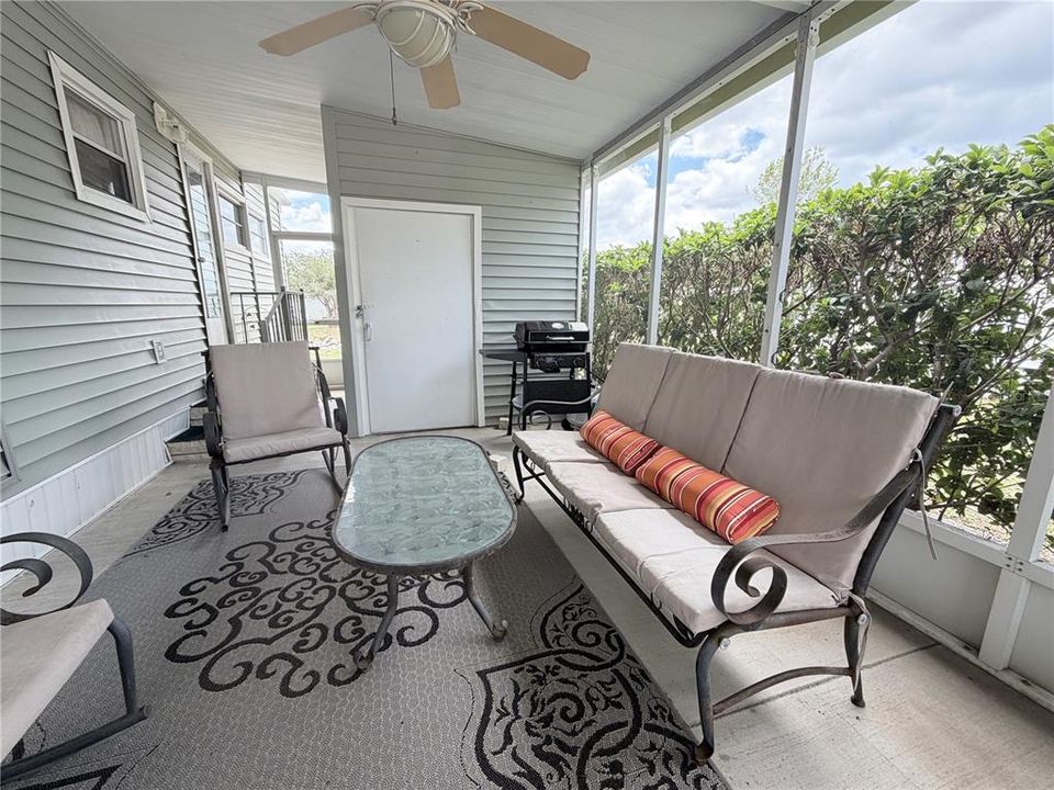 For Sale: $115,000 (2 beds, 2 baths, 1186 Square Feet)