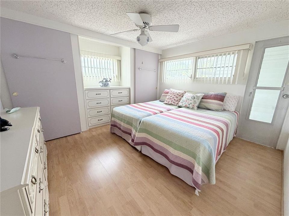 For Sale: $115,000 (2 beds, 2 baths, 1186 Square Feet)