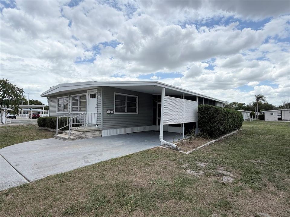 For Sale: $115,000 (2 beds, 2 baths, 1186 Square Feet)