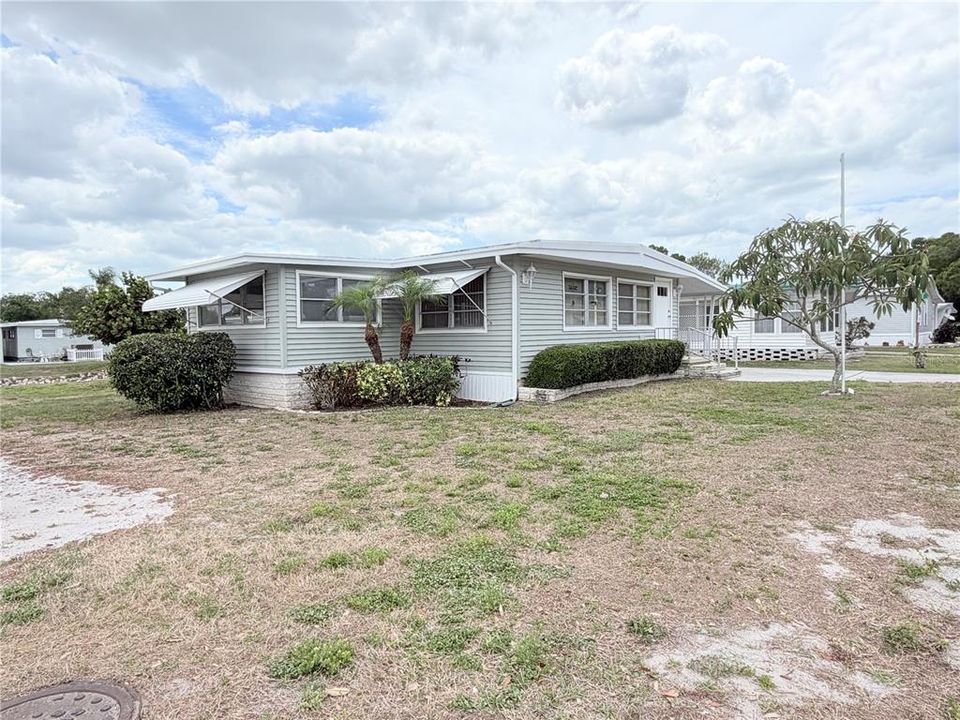 For Sale: $115,000 (2 beds, 2 baths, 1186 Square Feet)