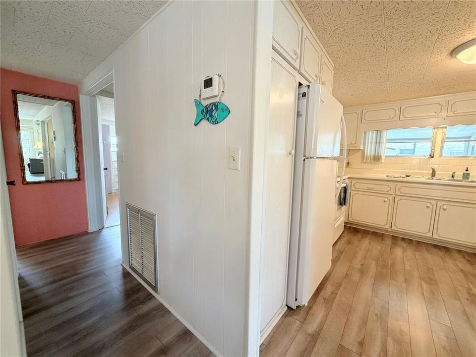 For Sale: $115,000 (2 beds, 2 baths, 1186 Square Feet)