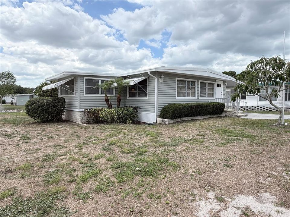 For Sale: $115,000 (2 beds, 2 baths, 1186 Square Feet)