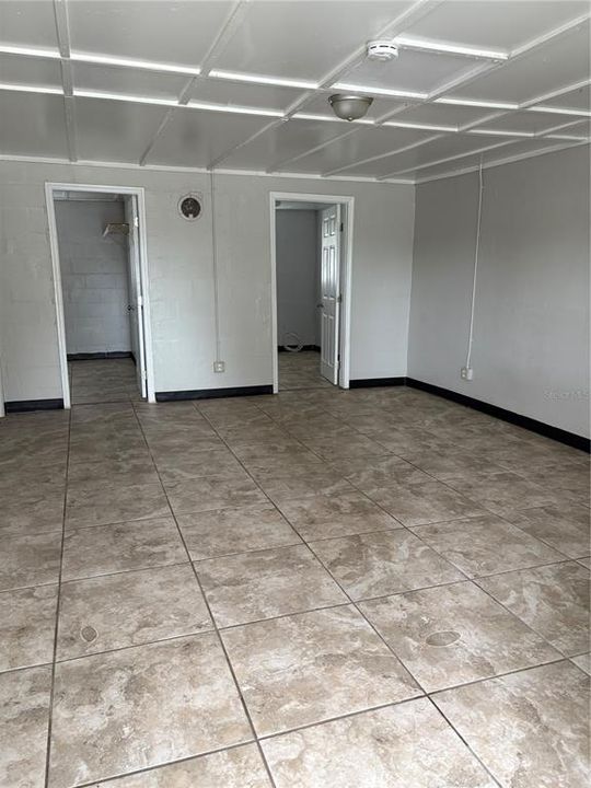 For Rent: $750 (2 beds, 1 baths, 900 Square Feet)