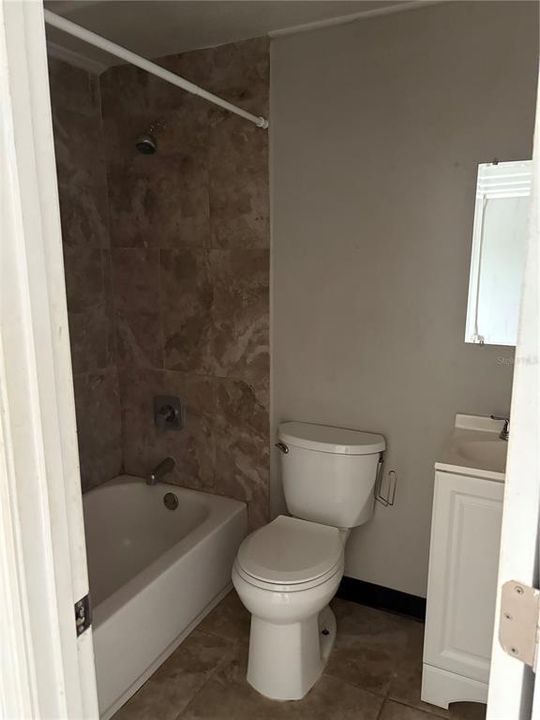 For Rent: $750 (2 beds, 1 baths, 900 Square Feet)