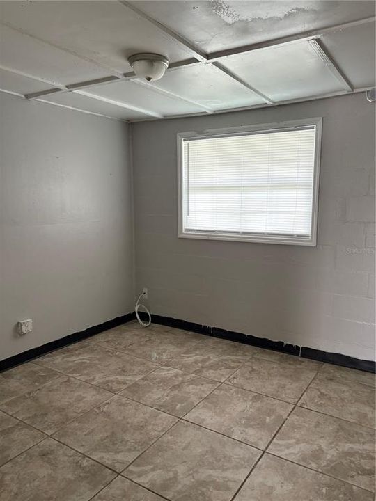 For Rent: $750 (2 beds, 1 baths, 900 Square Feet)