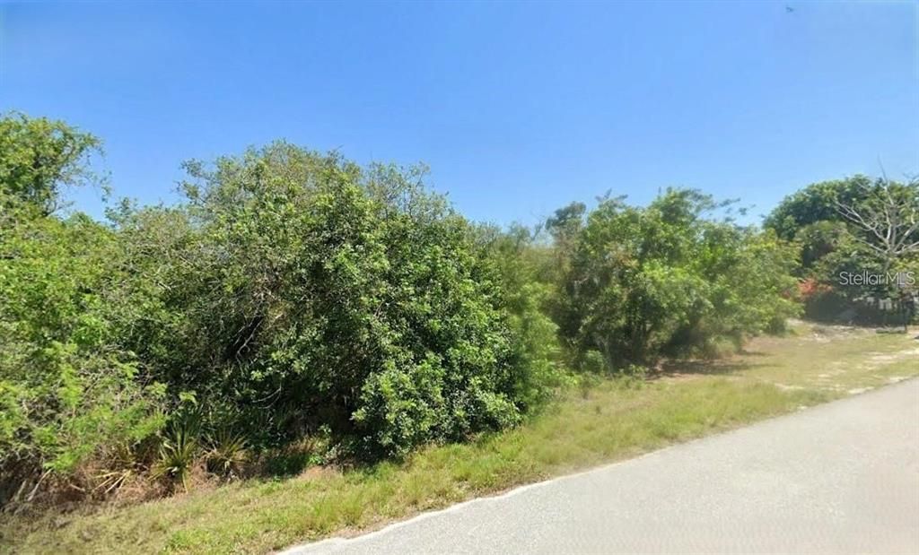 En Venta: $13,500 (0.21 acres)