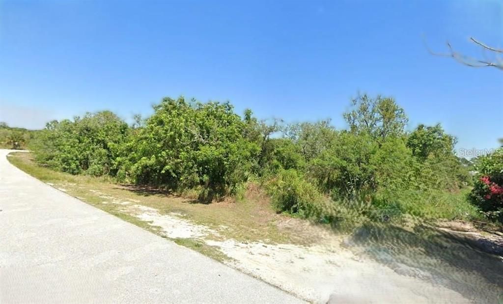 En Venta: $13,500 (0.21 acres)