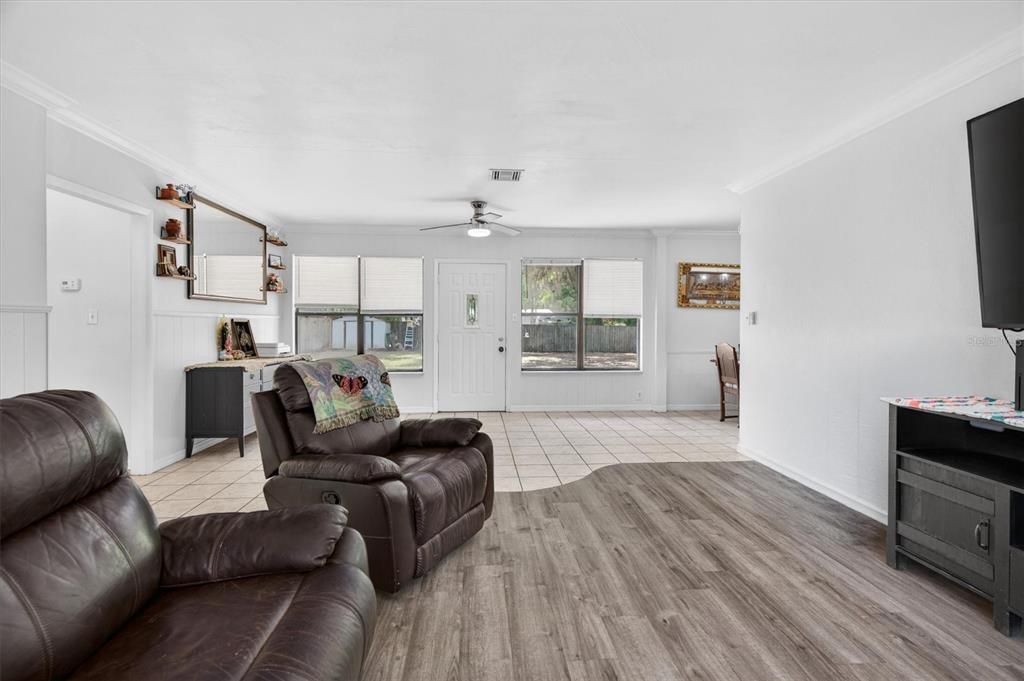 Activo con contrato: $229,000 (2 camas, 2 baños, 1196 Pies cuadrados)