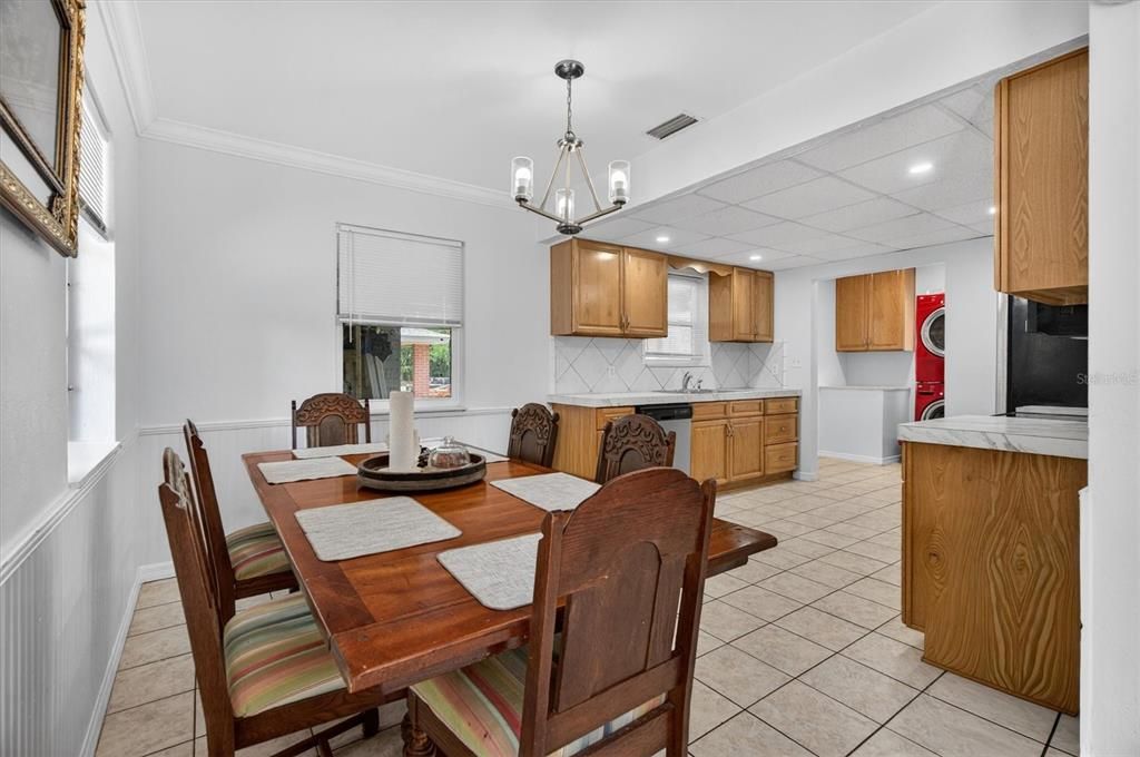 Activo con contrato: $229,000 (2 camas, 2 baños, 1196 Pies cuadrados)