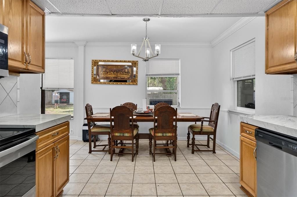 Activo con contrato: $229,000 (2 camas, 2 baños, 1196 Pies cuadrados)