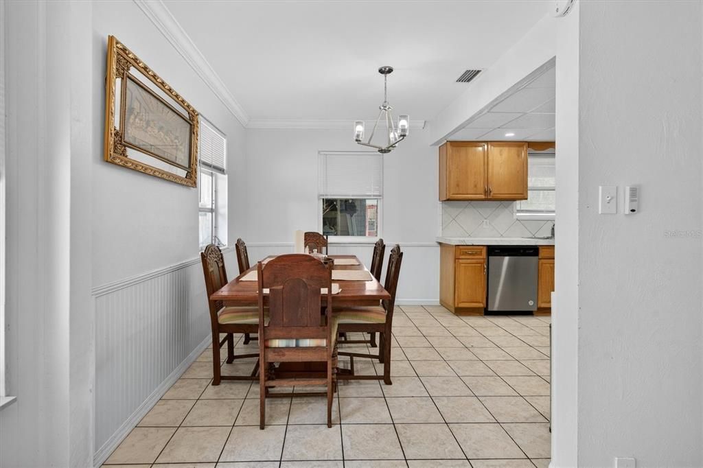 Activo con contrato: $229,000 (2 camas, 2 baños, 1196 Pies cuadrados)