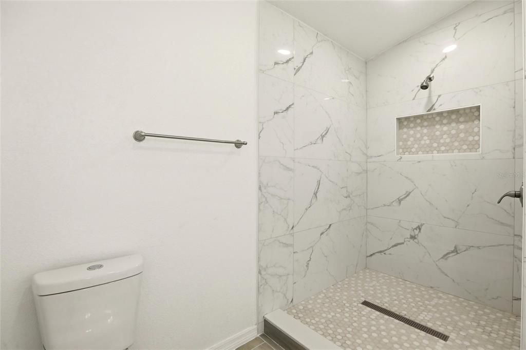 En Renta: $2,600 (4 camas, 2 baños, 2029 Pies cuadrados)