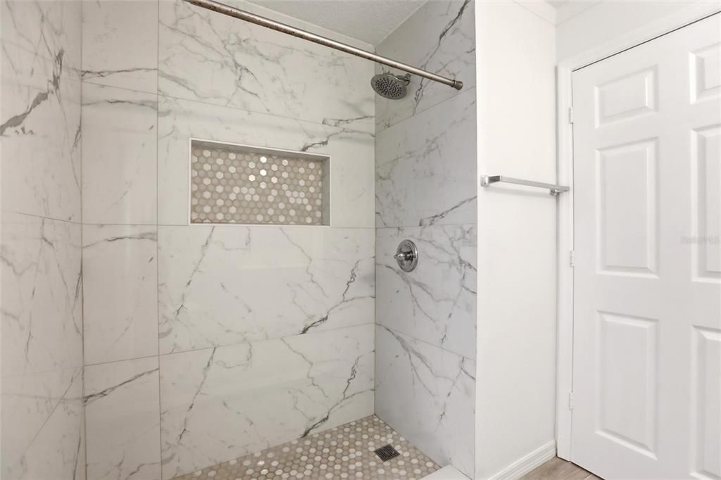 En Renta: $2,600 (4 camas, 2 baños, 2029 Pies cuadrados)