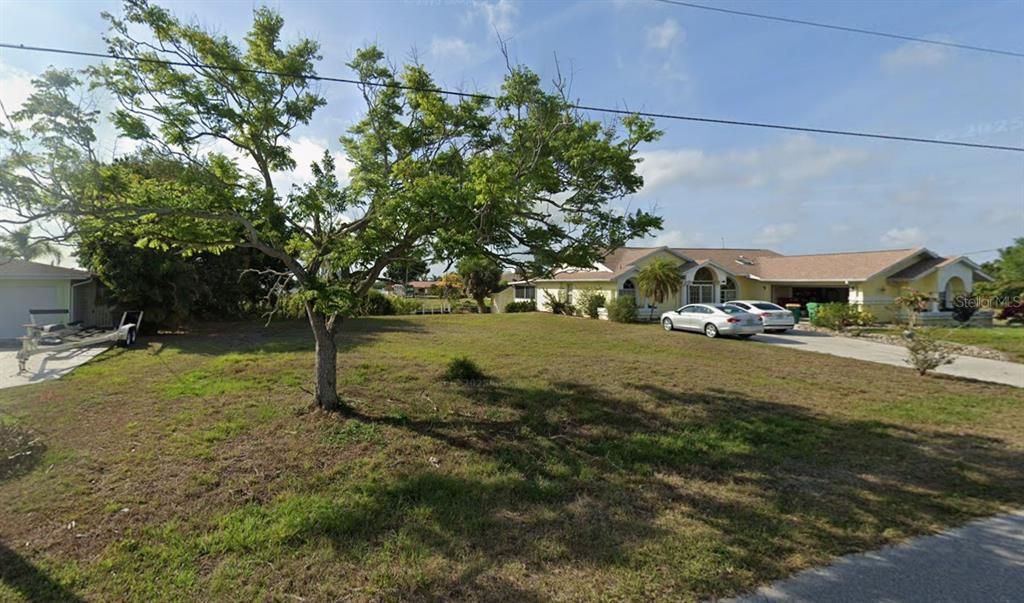 En Venta: $80,000 (0.23 acres)