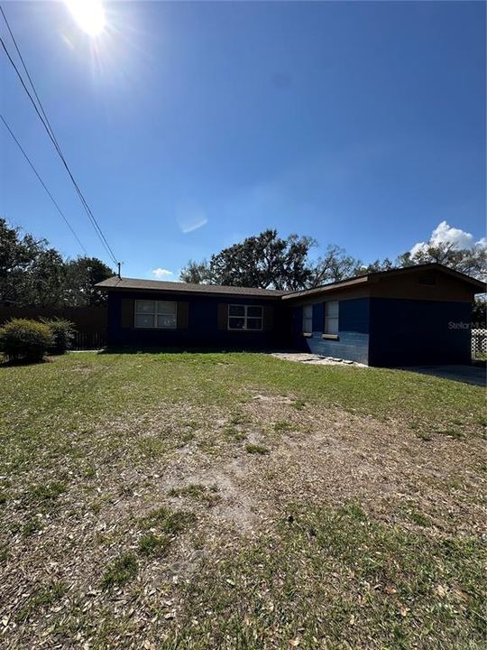 For Rent: $2,075 (4 beds, 2 baths, 1256 Square Feet)