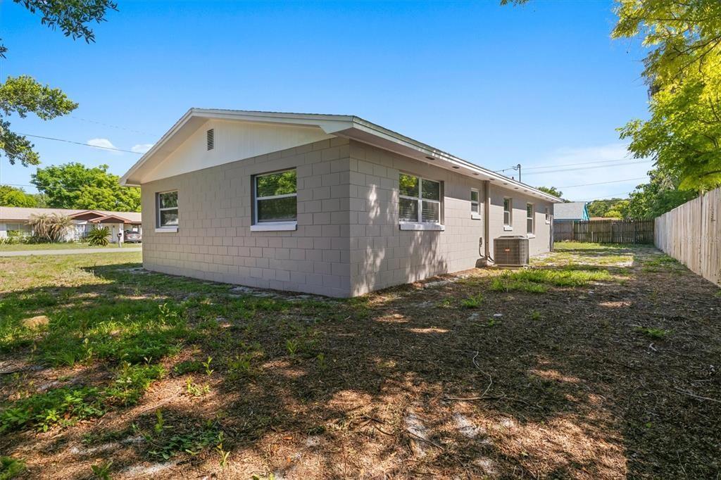 Active With Contract: $230,000 (3 beds, 2 baths, 1343 Square Feet)