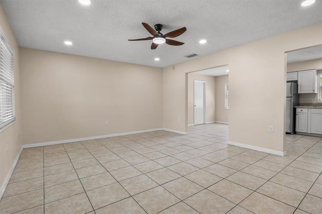 Active With Contract: $230,000 (3 beds, 2 baths, 1343 Square Feet)