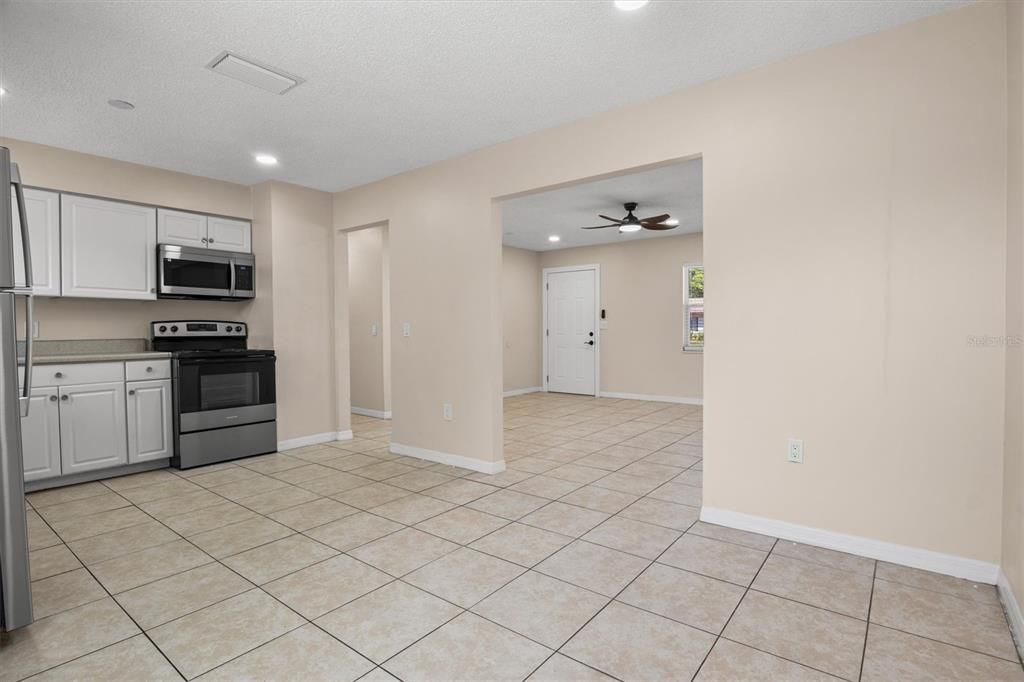 Active With Contract: $230,000 (3 beds, 2 baths, 1343 Square Feet)