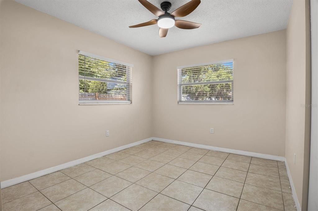 Active With Contract: $230,000 (3 beds, 2 baths, 1343 Square Feet)