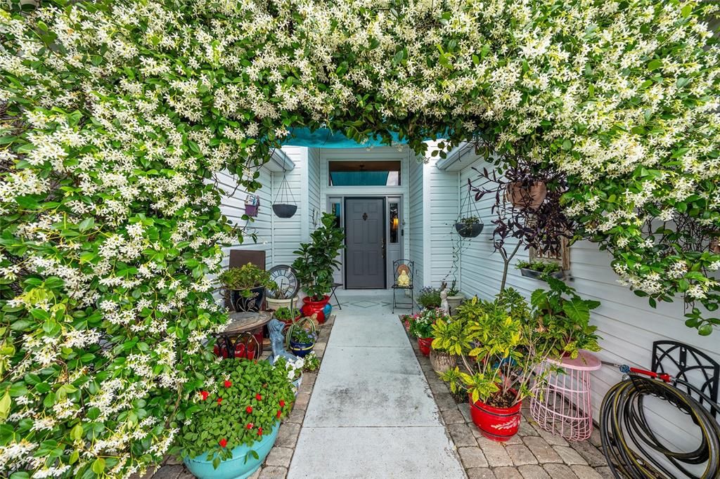 En Venta: $465,000 (3 camas, 2 baños, 2260 Pies cuadrados)