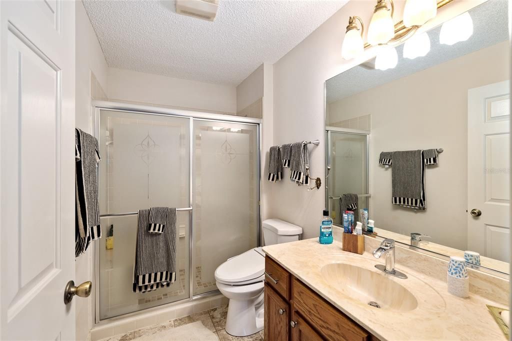 En Venta: $465,000 (3 camas, 2 baños, 2260 Pies cuadrados)