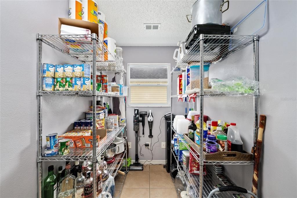 En Venta: $465,000 (3 camas, 2 baños, 2260 Pies cuadrados)