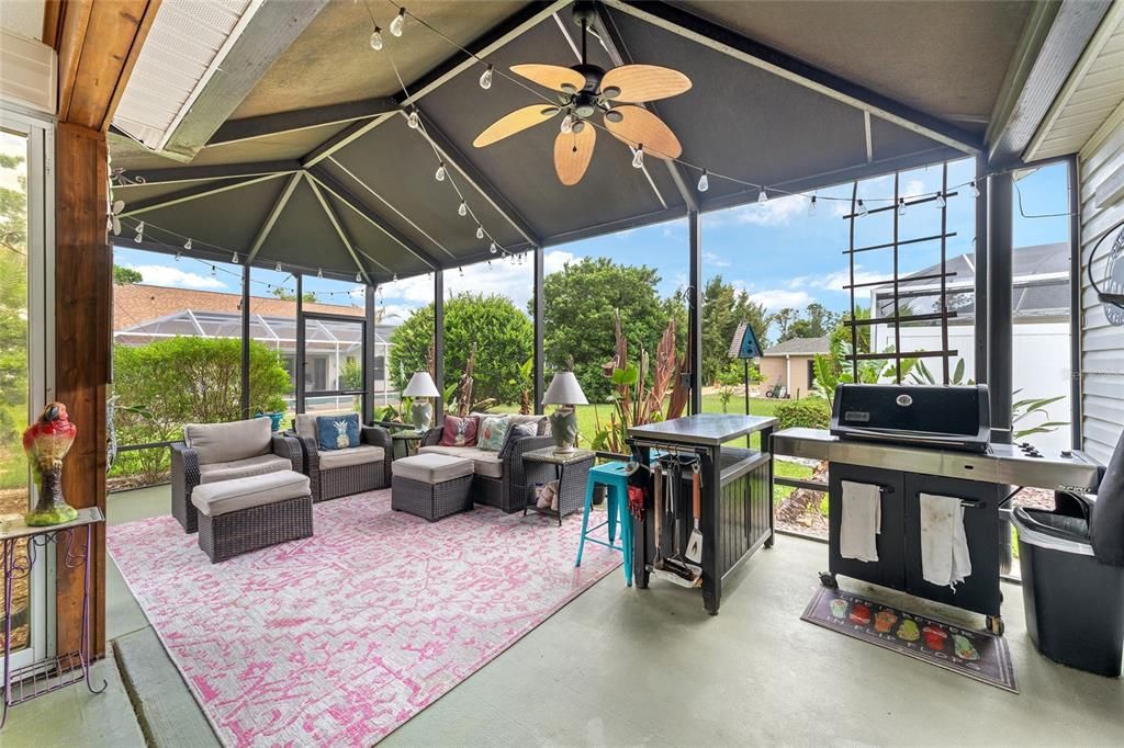 En Venta: $465,000 (3 camas, 2 baños, 2260 Pies cuadrados)