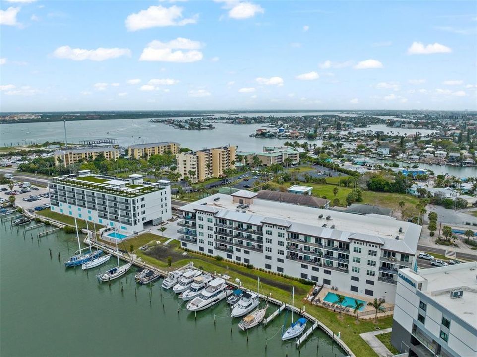 For Sale: $774,000 (2 beds, 2 baths, 1284 Square Feet)