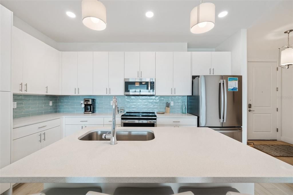 For Sale: $774,000 (2 beds, 2 baths, 1284 Square Feet)