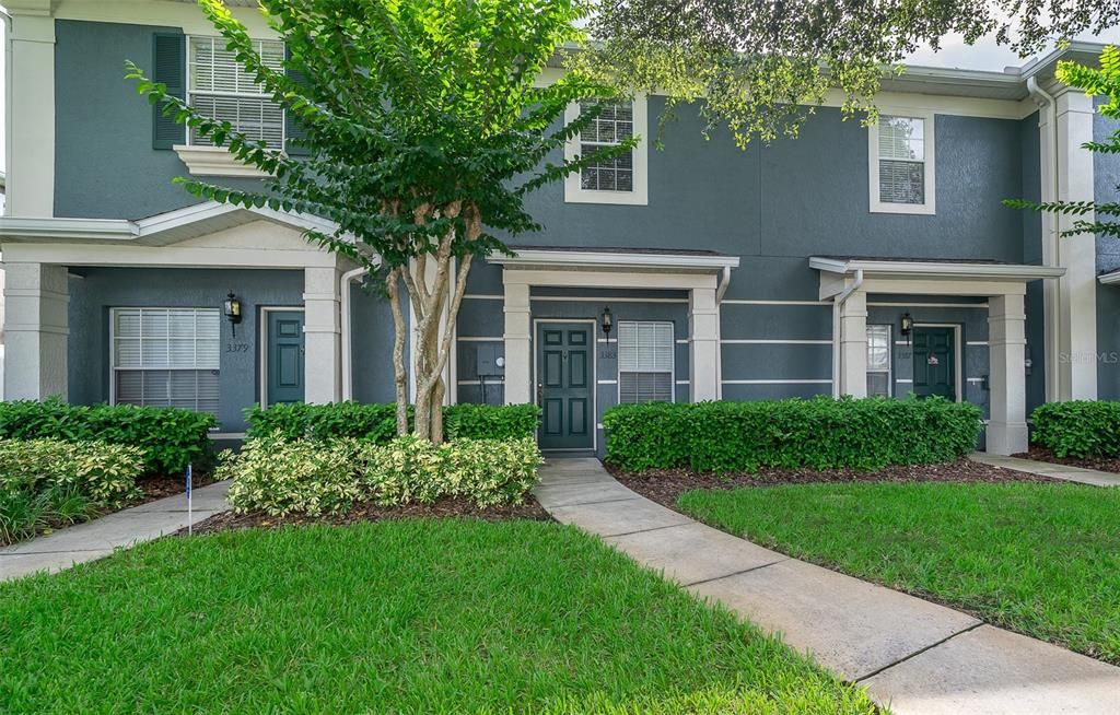 For Rent: $1,800 (2 beds, 2 baths, 987 Square Feet)