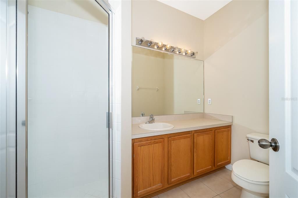 For Rent: $1,800 (2 beds, 2 baths, 987 Square Feet)