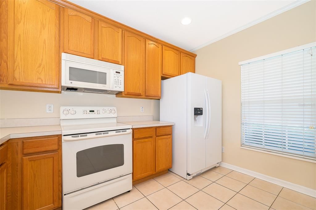For Rent: $1,800 (2 beds, 2 baths, 987 Square Feet)