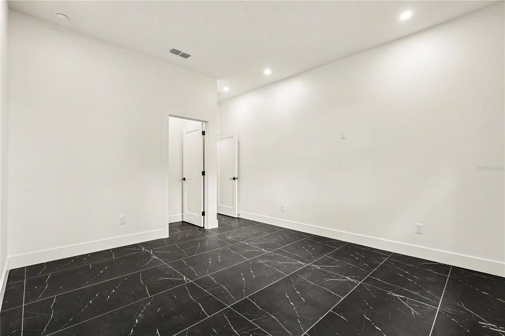 For Sale: $650,000 (3 beds, 2 baths, 2098 Square Feet)