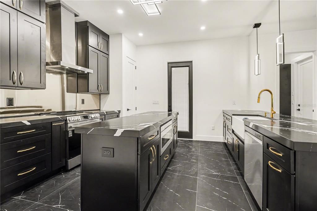 For Sale: $650,000 (3 beds, 2 baths, 2098 Square Feet)