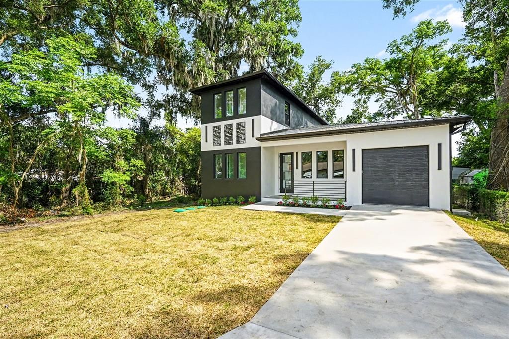 For Sale: $650,000 (3 beds, 2 baths, 2098 Square Feet)