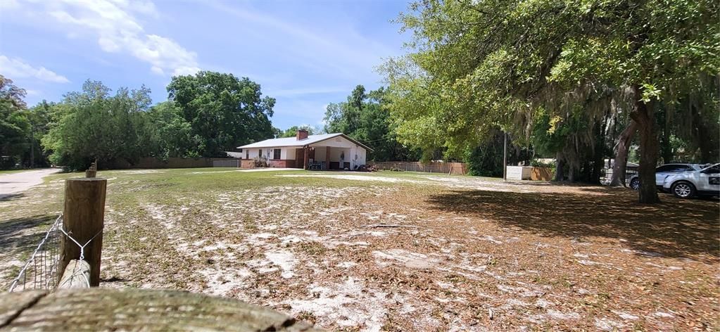 For Sale: $300,000 (3 beds, 2 baths, 1288 Square Feet)