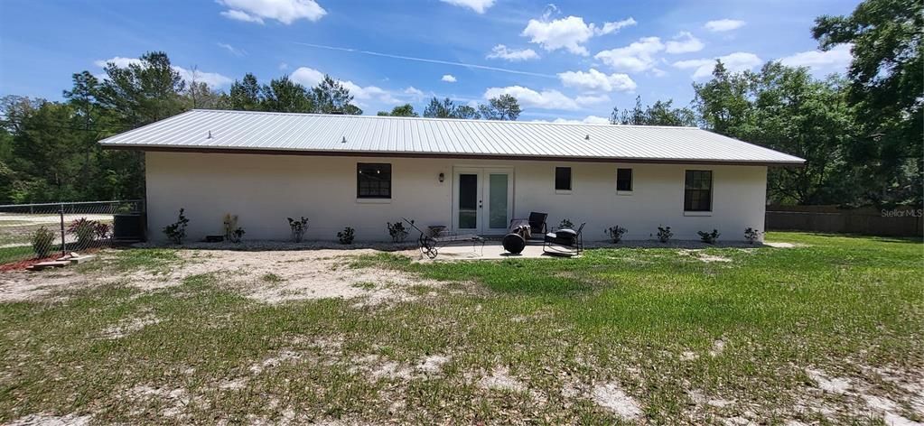 For Sale: $300,000 (3 beds, 2 baths, 1288 Square Feet)