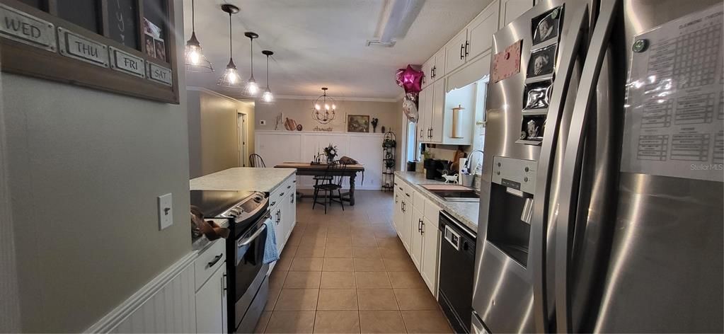 For Sale: $300,000 (3 beds, 2 baths, 1288 Square Feet)